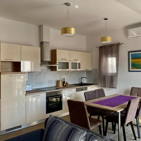 Tinel Apartment Vir Esterno foto