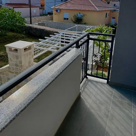 Tinel Apartment Vir Esterno foto