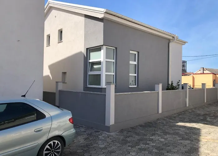 Tinel Apartment