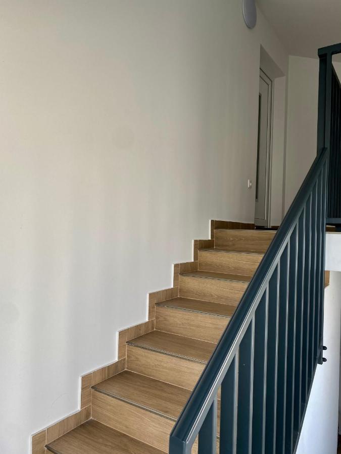 Tinel Apartment *